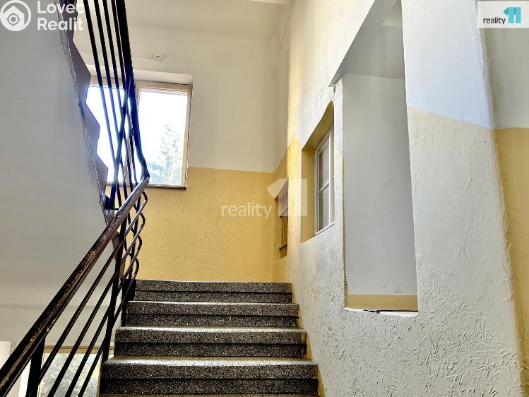 Pronájem bytu 2+KK Praha, V zahradách 843/1 č. 20