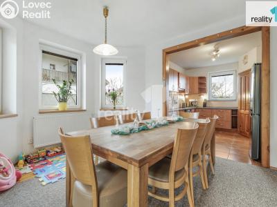 Prodej rodinného domu Cerhenice, Náměstí Míru 22 č. 7