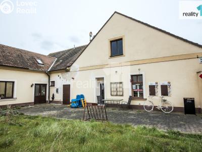 Prodej obchodního prostoru Dobřany, Lipová 395 č. 25