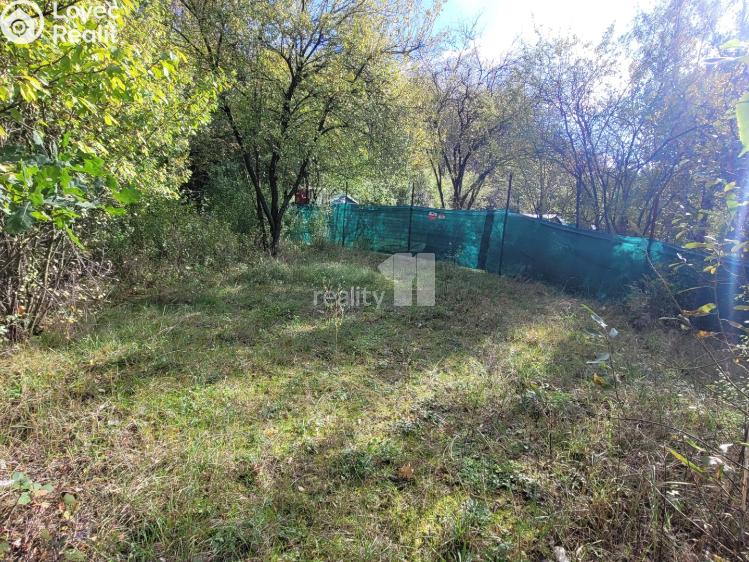 Prodej komerčního pozemku Čeperka č. 4