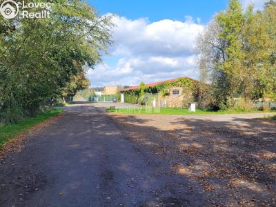 Prodej komerčního pozemku Čeperka č. 10