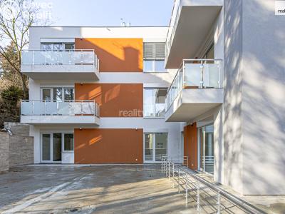 Pronájem bytu 3+KK Praha, V Holešovičkách č. 9