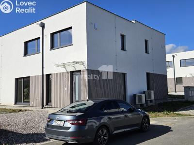 Pronájem rodinného domu Kladno, Pechlátova 640 č. 2