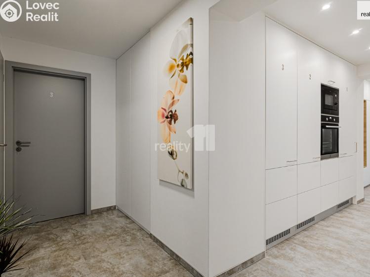 Pronájem bytu 1+KK Praha, Rubličova 969/1 č. 10