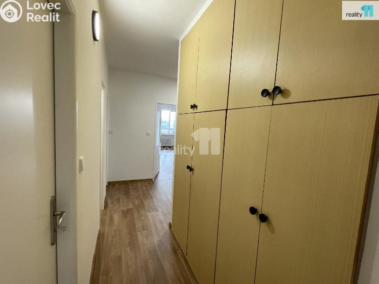 Prodej bytu 2+1 Praha, Na křivce 1307/70 č. 9